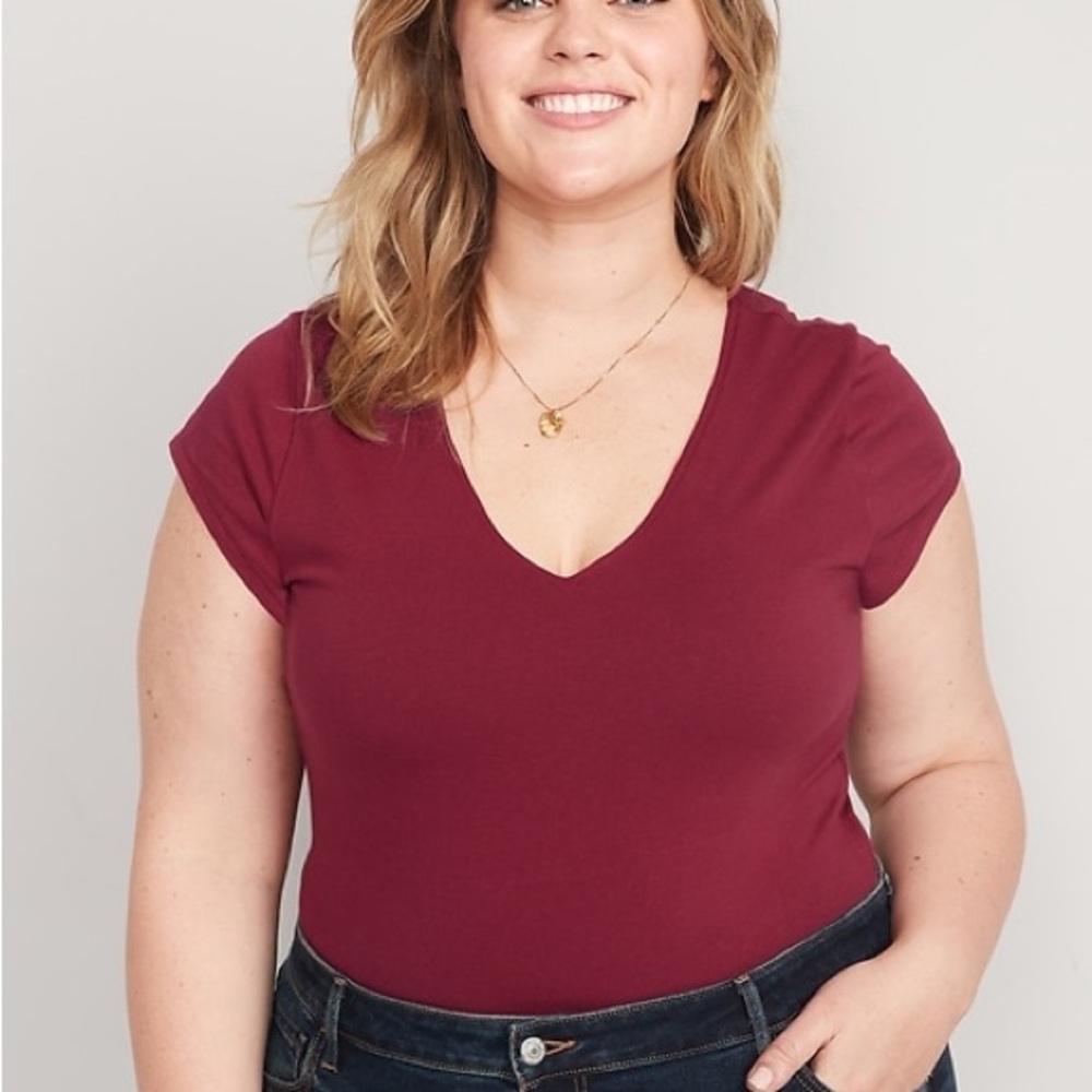 Old Navy Fitted Short-Sleeve V-Neck Bodysuit - Maroon
